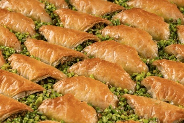 Özenle Hazırlanmış 2000 Gr Şöbiyet İzmir pasta